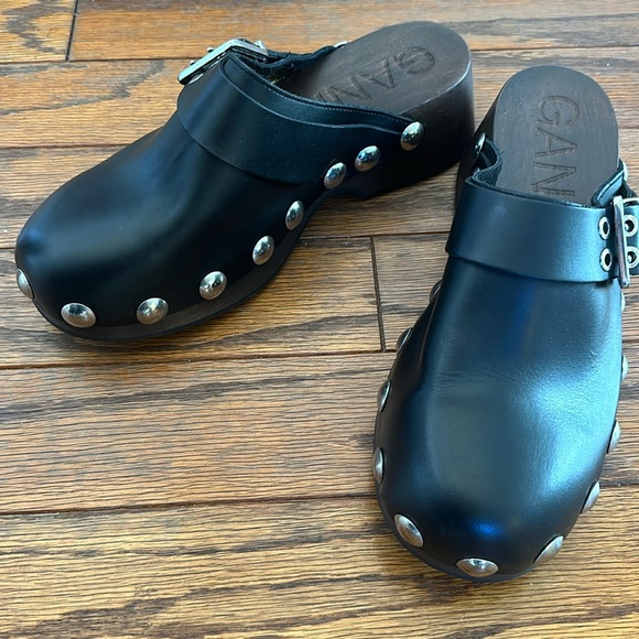 *TRENDING* Ganni Clogs - Picture 2 of 8